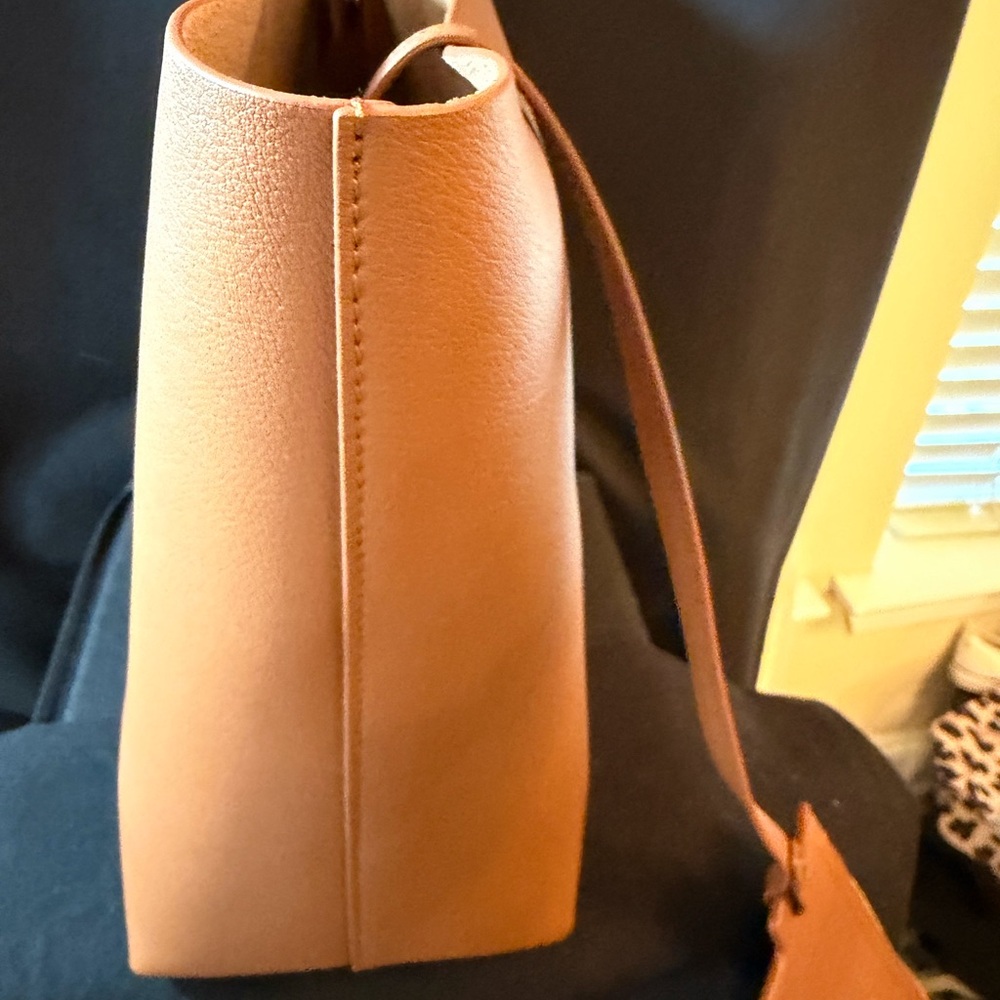 Saint Laurent East/West shoppong tote in Brown Leather Tote Bag BNWT in cover - Picture 5 of 8